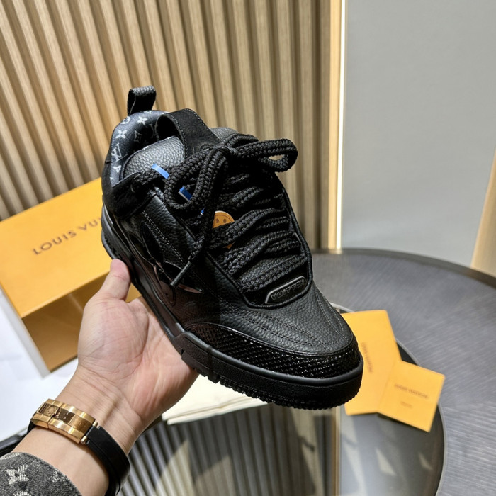 LOU1VTON SNEAKER