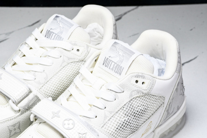 LOU1VTON SNEAKER