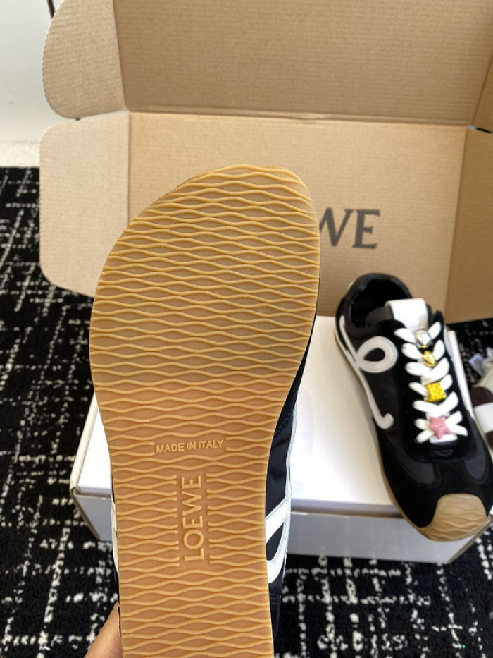 Loe*we Ballet Runner