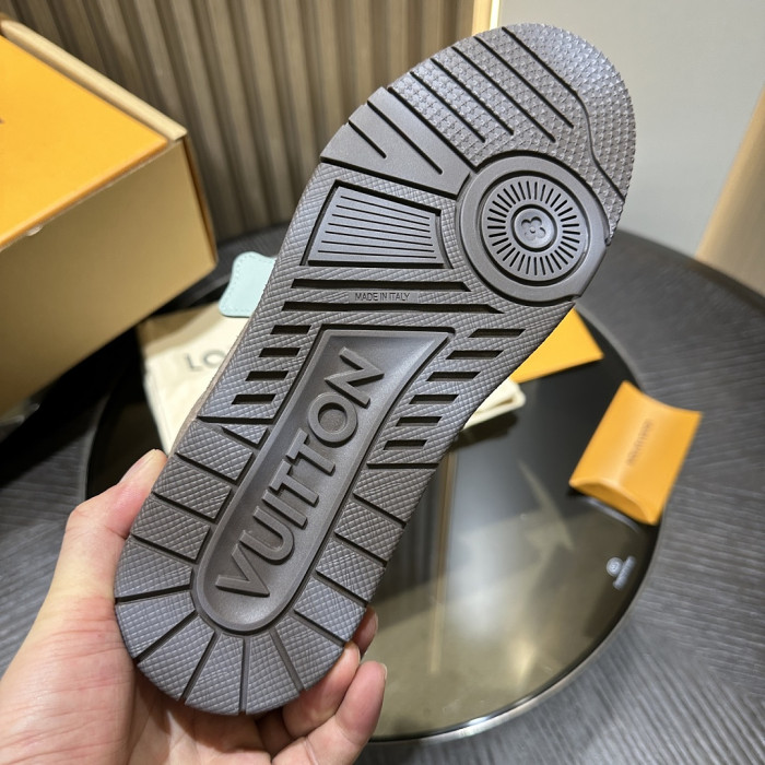 LOU1VTON SNEAKER