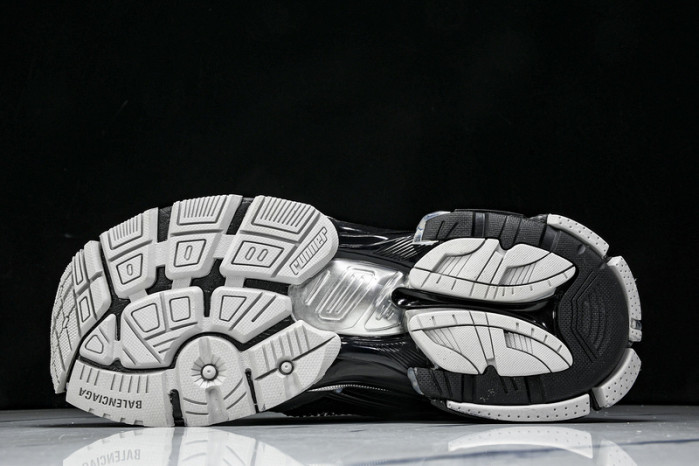 BLCG RUNNER SNEAKER