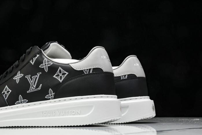 LOU1VTON SNEAKER