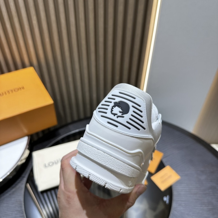 LOU1VTON SNEAKER