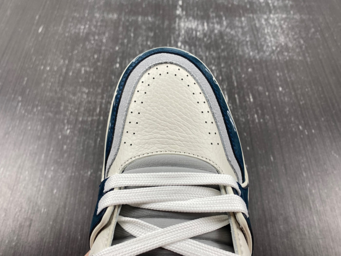 LOU1VTON trainer (EU47)