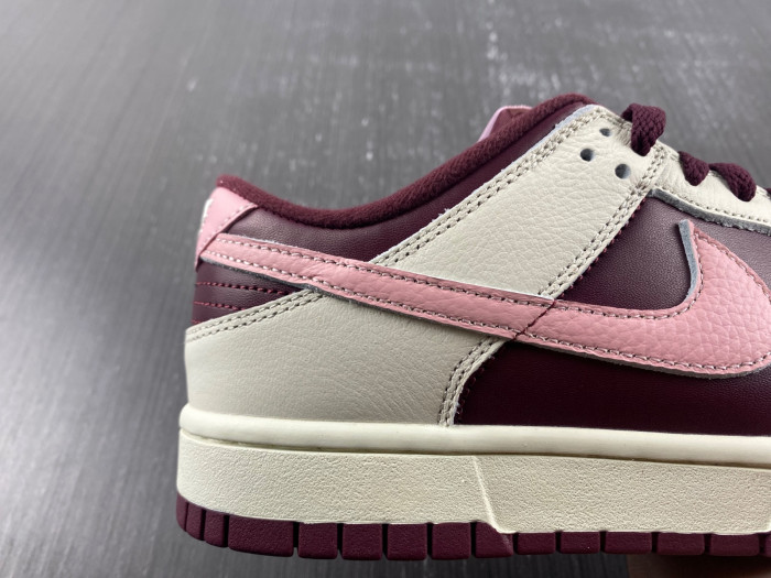 nike dunk low "valentine