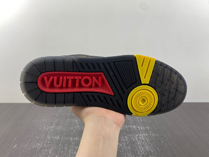 LOU1VTON trainer (EU47)