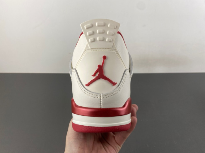 Jordan 4 Retro HV0823-108