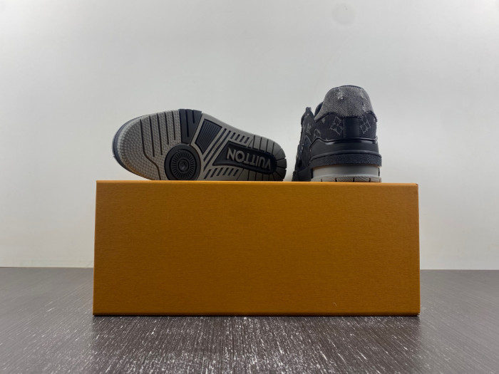 LOU1VTON trainer (EU47)