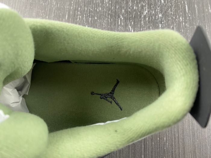 air jordan 4 wmns "oil green" aq9129-103