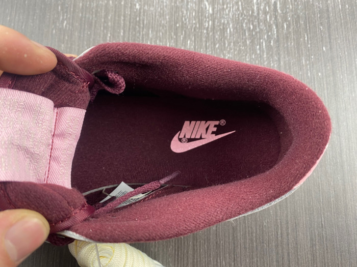 nike dunk low "valentine