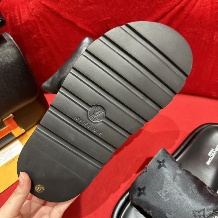 lou1_ton pool pillow comfort mule (eu35-eu40)