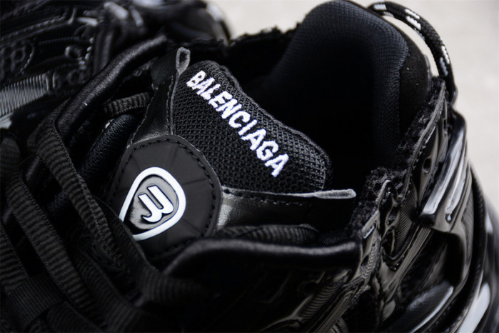 blcg runner sneaker (all black)