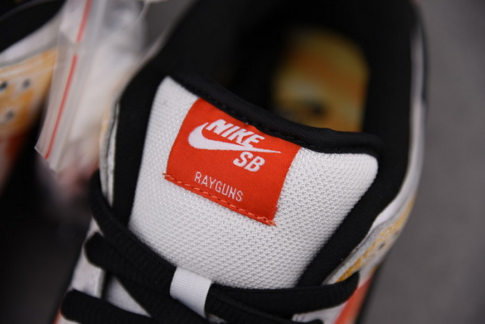 nike sb dunk low raygun tie-dye white - bq6832-101