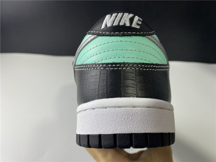nike dunk sb low di*m*nd S*pply co. "t*f*ny" - 304292 402