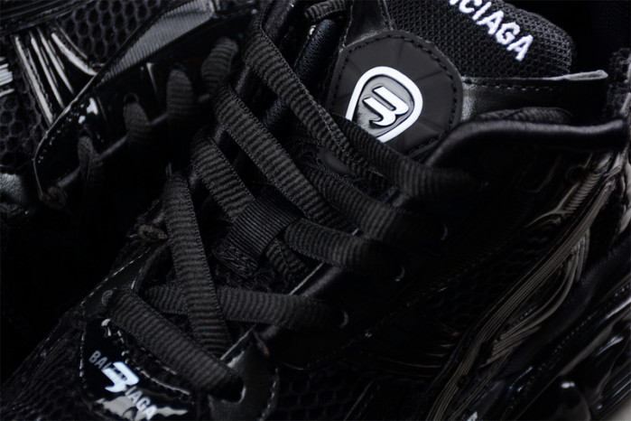 blcg runner sneaker (all black)