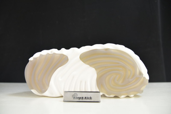 Cr*0*s pollex clog by salehe bembury urchin