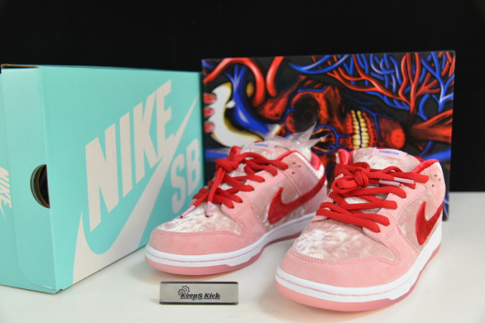 nike sb dunk low pro "strangelove" ct2552-800